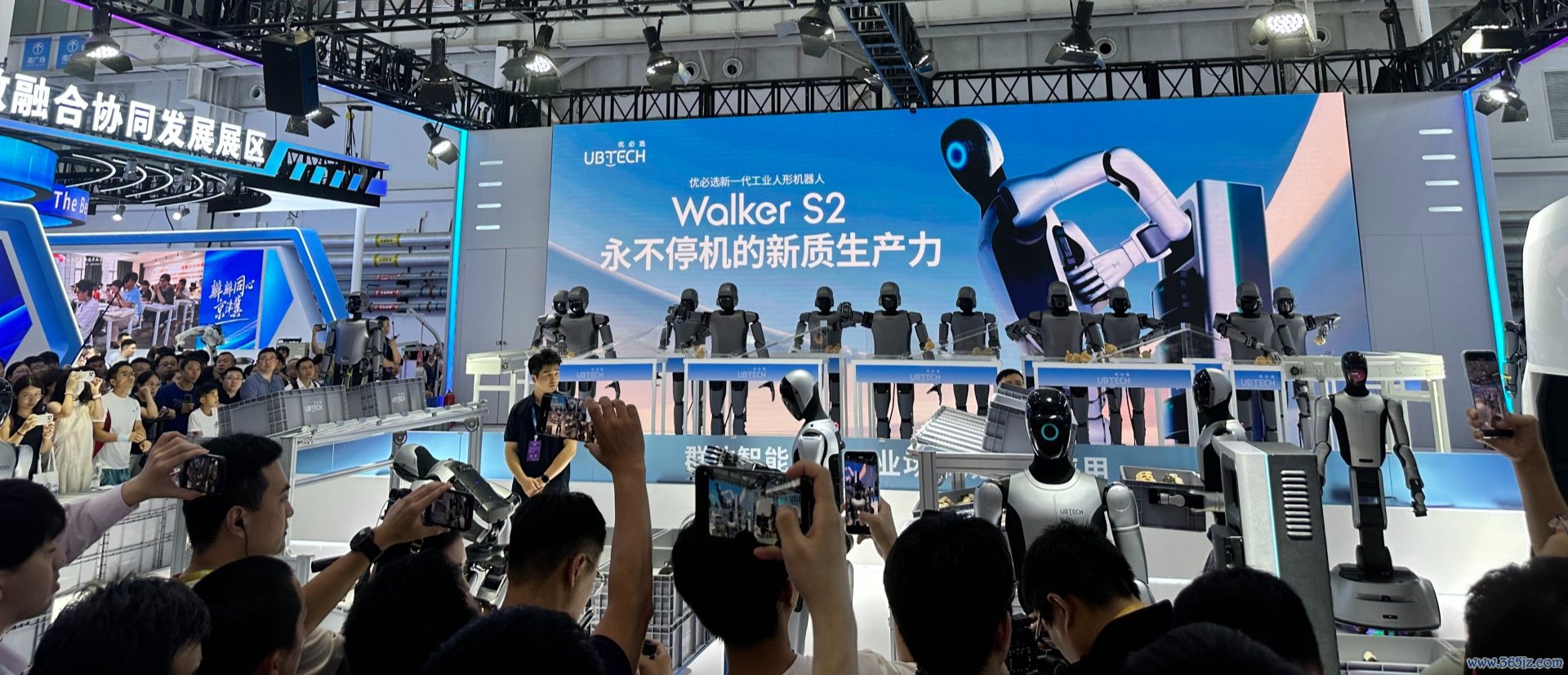 2025寰宇机器东说念主大会现场 图片起首:每经记者 王郁彪